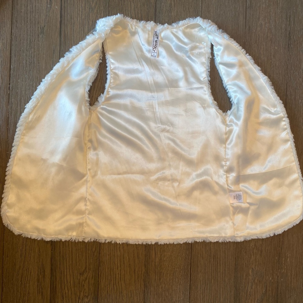 Knit Works - Picture 4 of 6